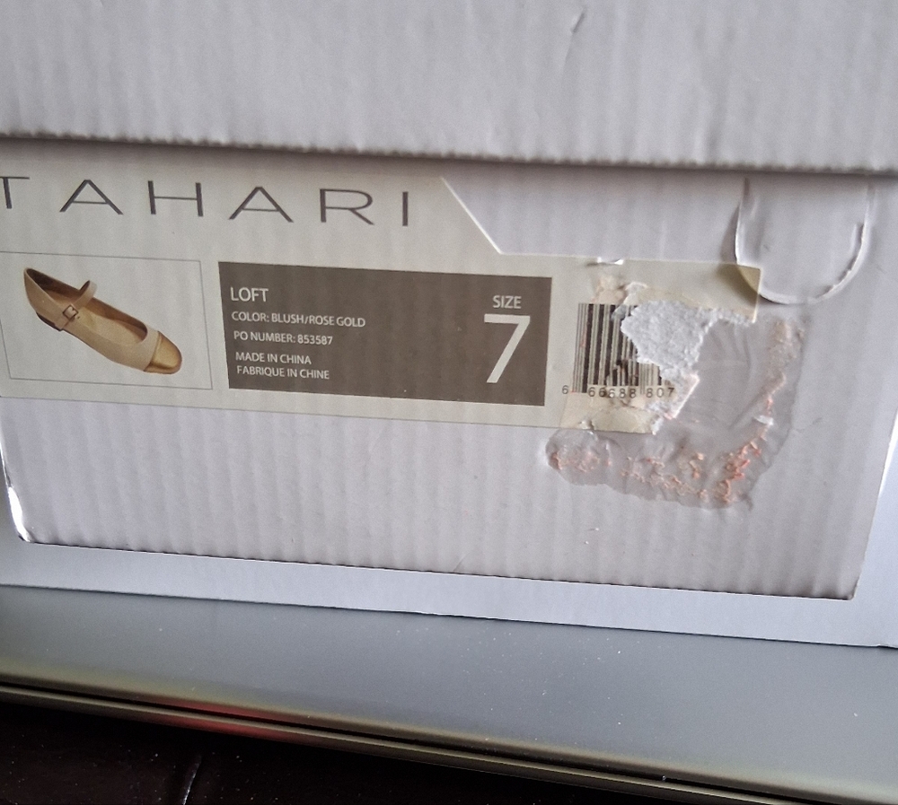 Tahari Loft Cap Toe Flats, Blush Pink and Gold. Size 7 - Picture 6 of 7